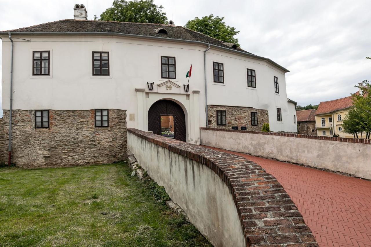 Benedict Hotel Kőszeg Exterior foto